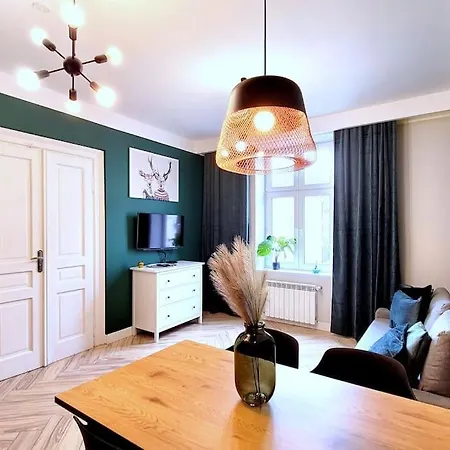 Wild & Huge Comfy 5 Min To Main Square Apartment Krakow