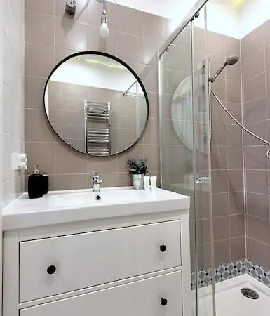 Wild & Huge Comfy 5 Min To Main Square Apartament *