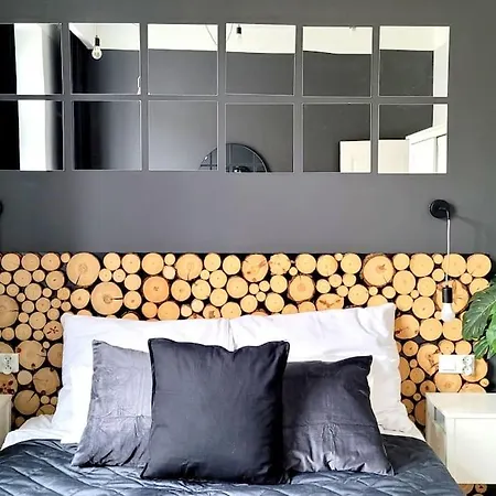 Wild & Huge Comfy 5 Min To Main Square *