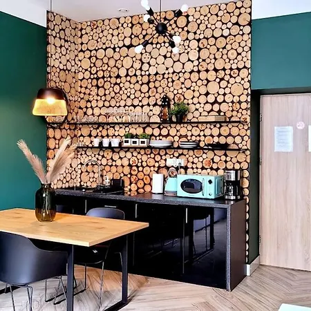 Apartment Wild & Huge Comfy 5 Min To Main Square